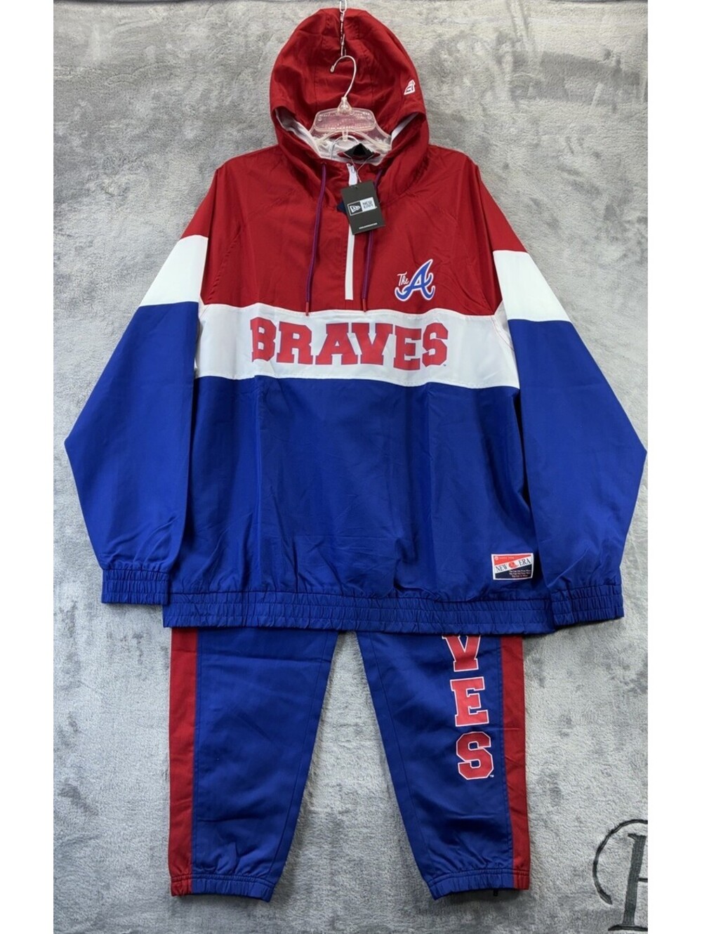 New Era Atlanta Braves NWT Windbreaker Jacket & Jogger Pants Red White Blue 2024